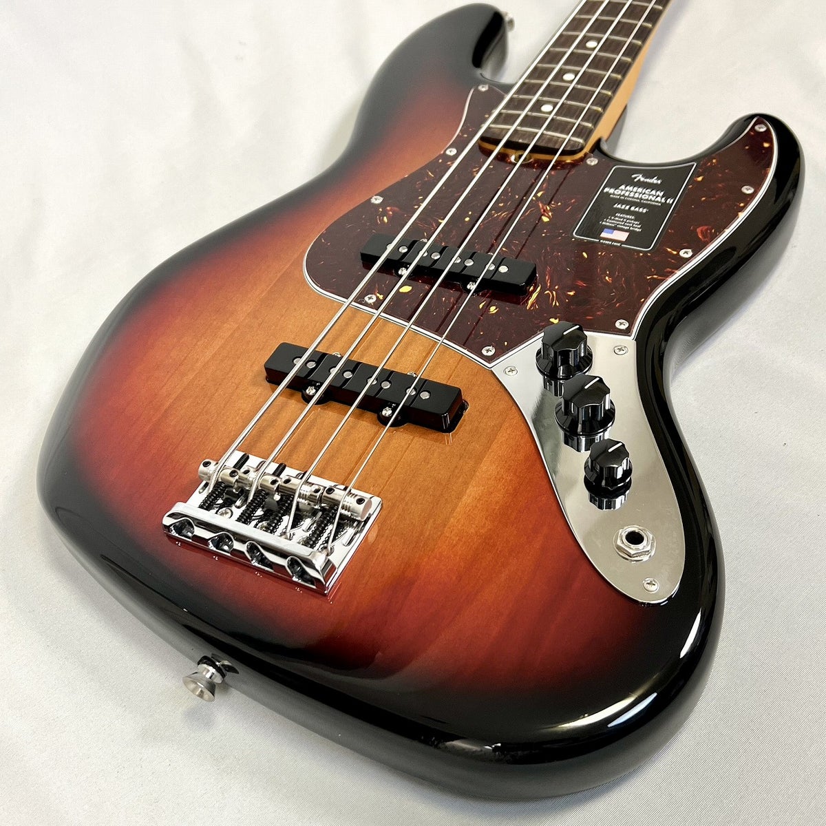 Fender American Professional II Jazz Bass® Rosewood Fingerboard 3-Color Sunburst