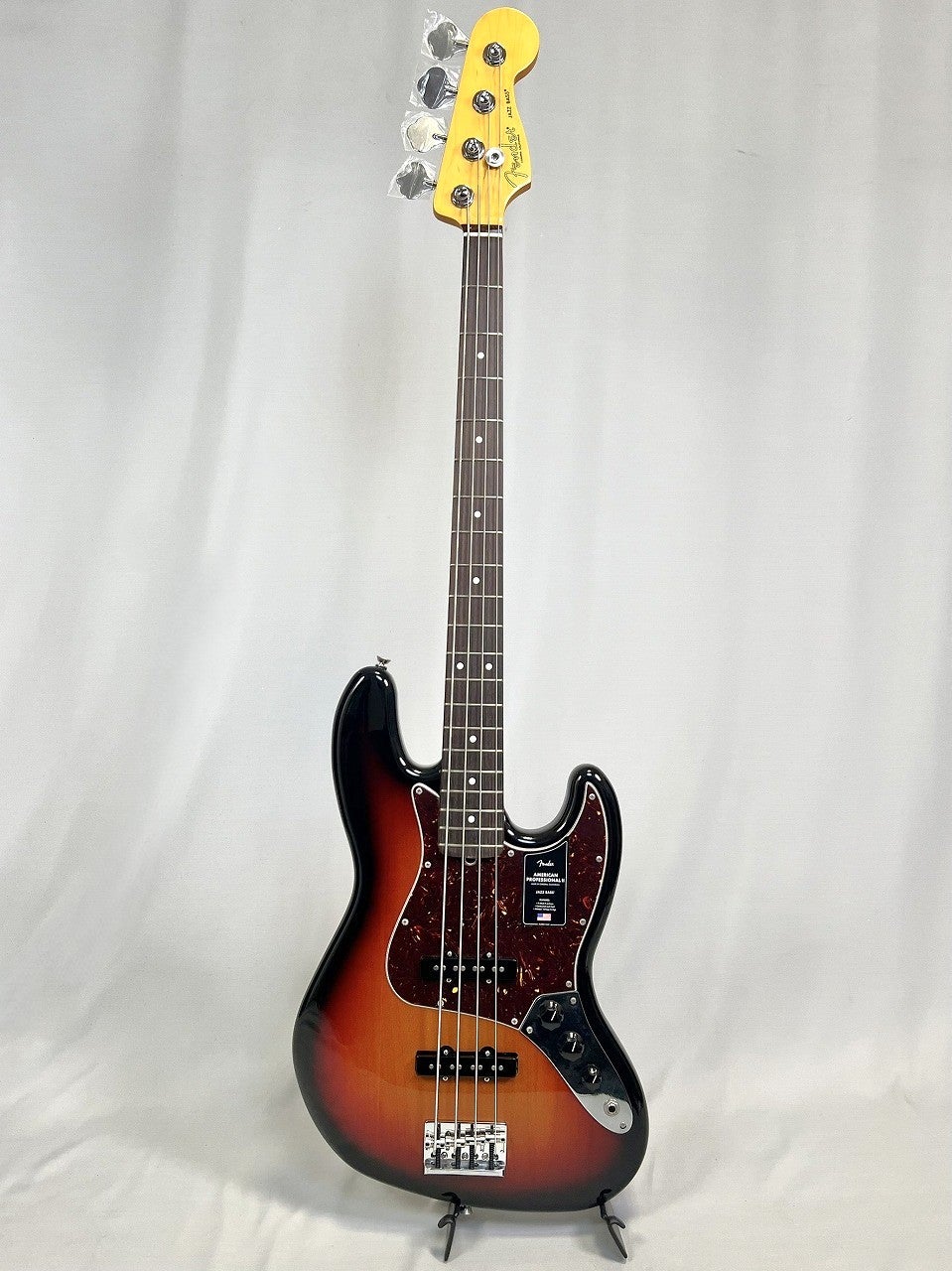 Fender American Professional II Jazz Bass® Rosewood Fingerboard 3-Color Sunburst表