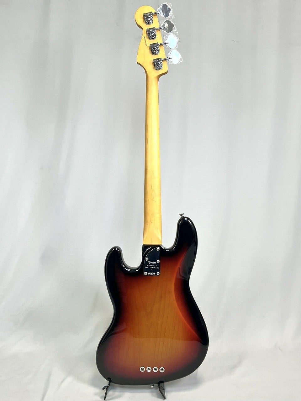 Fender American Professional II Jazz Bass® Rosewood Fingerboard 3-Color Sunburst裏