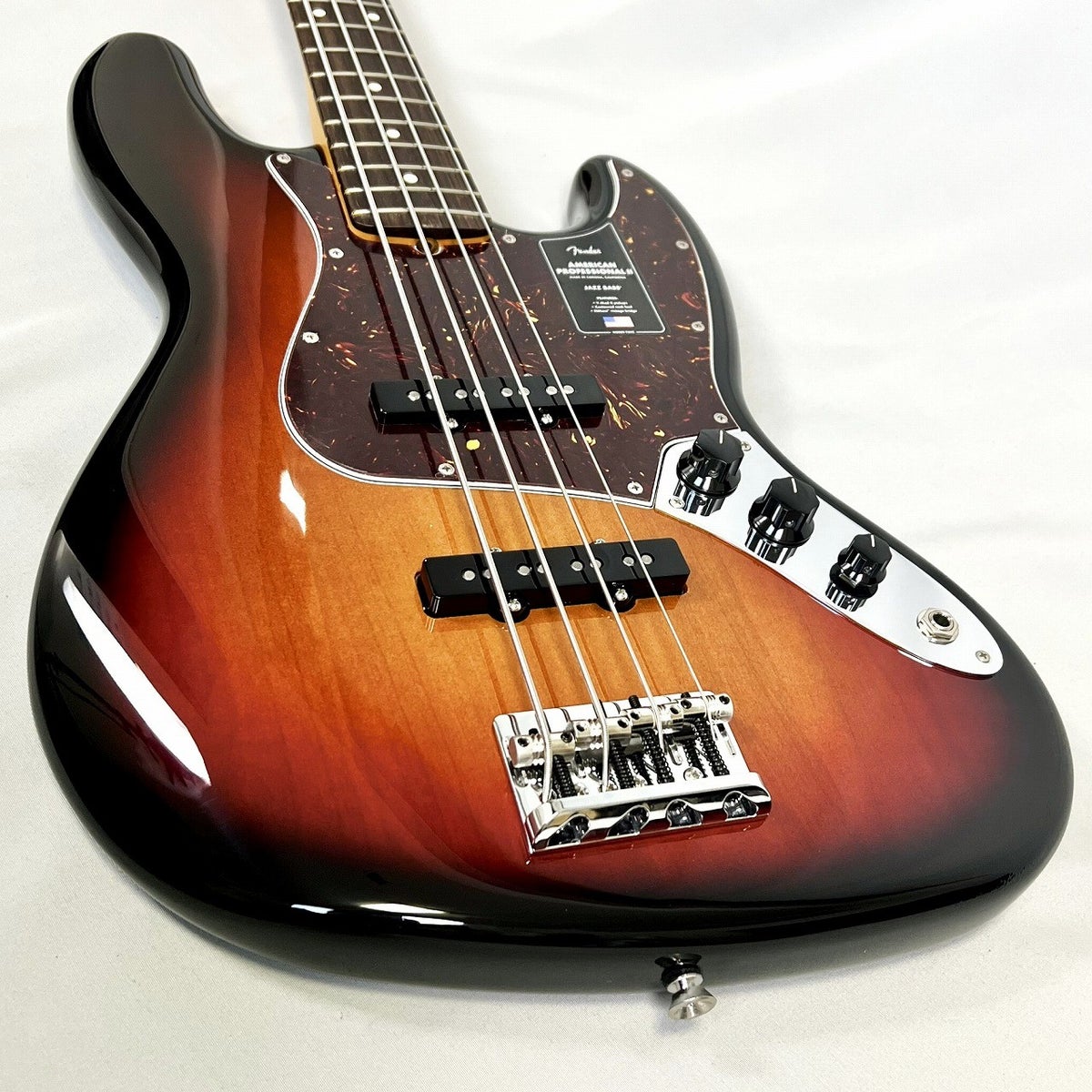 Fender American Professional II Jazz Bass® Rosewood Fingerboard 3-Color Sunburst
