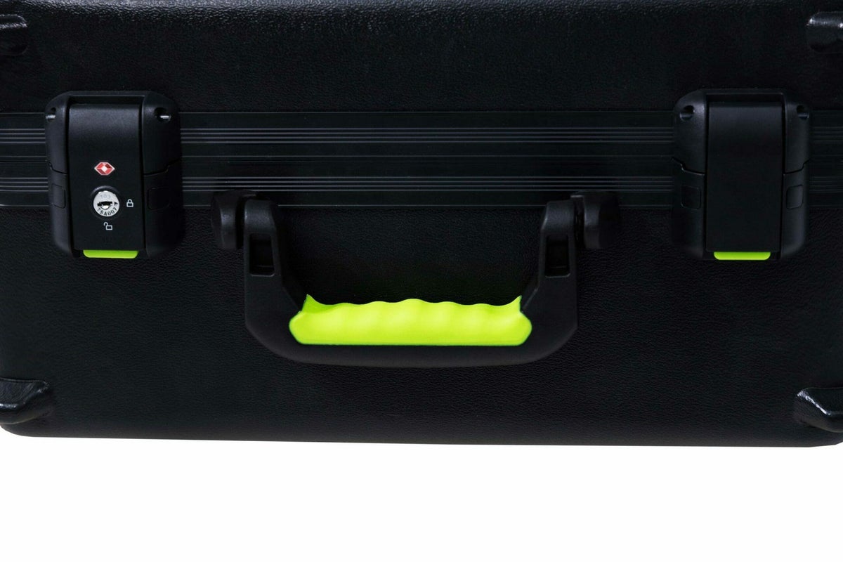 SHUREBYGATORSH-MICCASE30