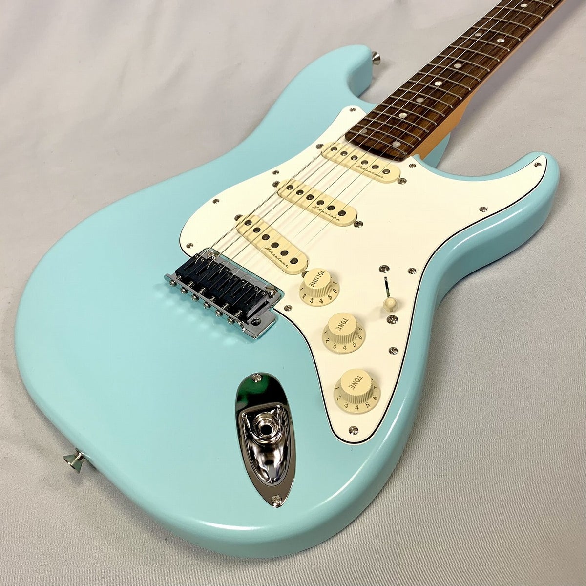 FenderReiStratocaster®R246,RosewoodFingerboard,ReiBlu