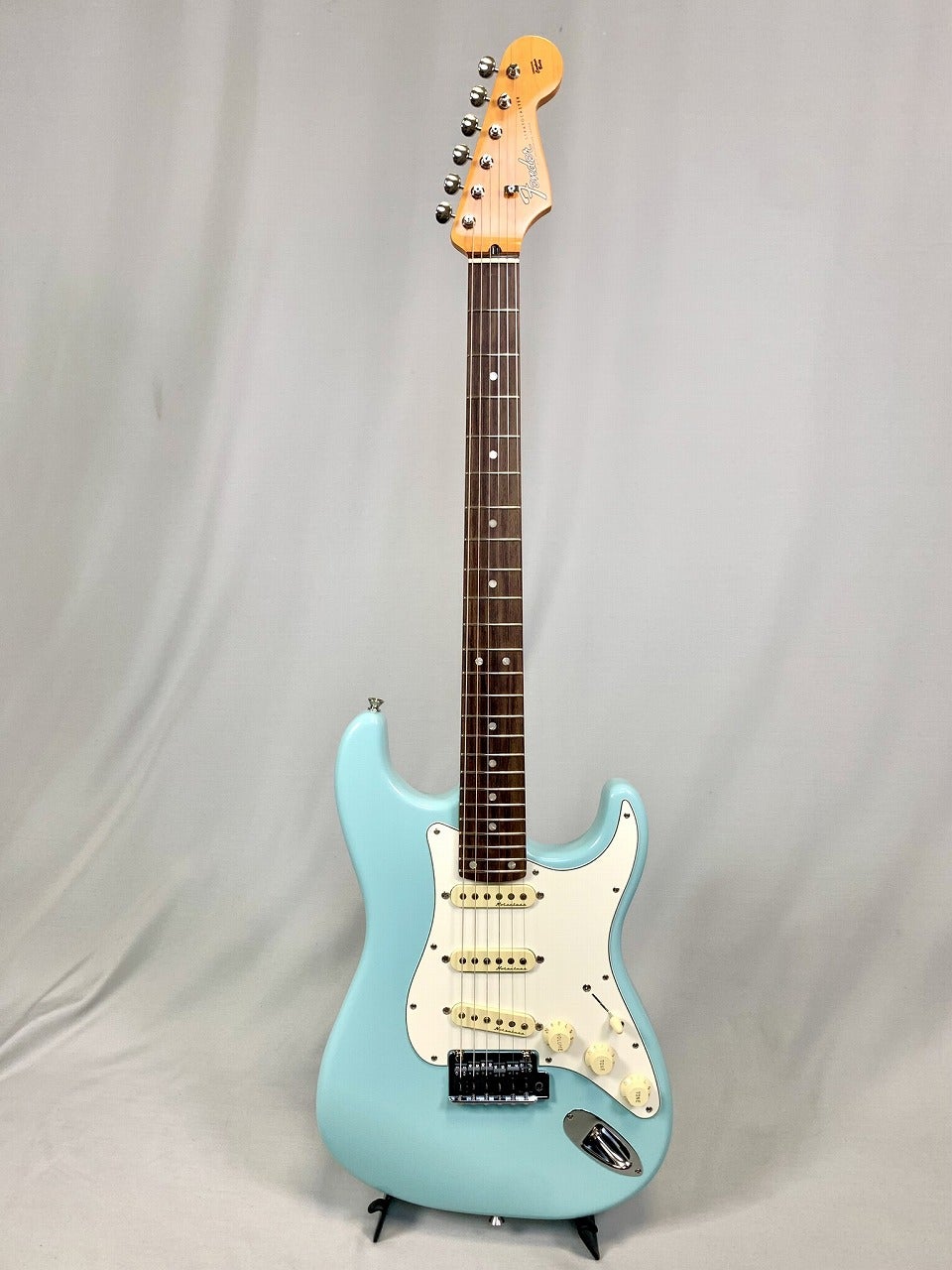 FenderReiStratocaster®R246,RosewoodFingerboard,ReiBlu