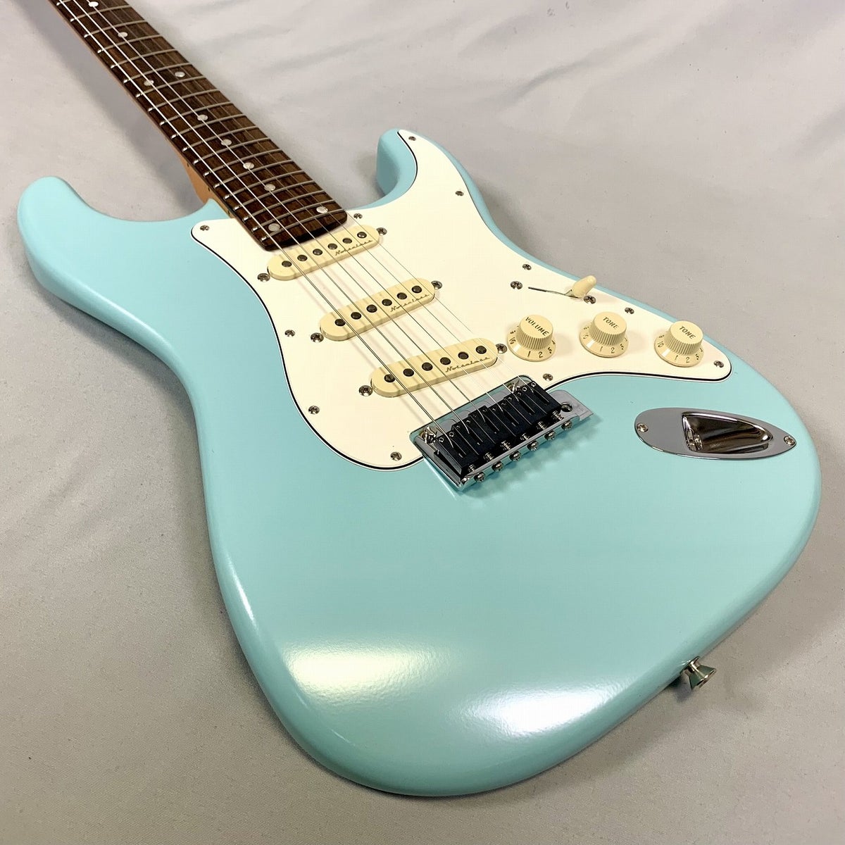 FenderReiStratocaster®R246,RosewoodFingerboard,ReiBlu
