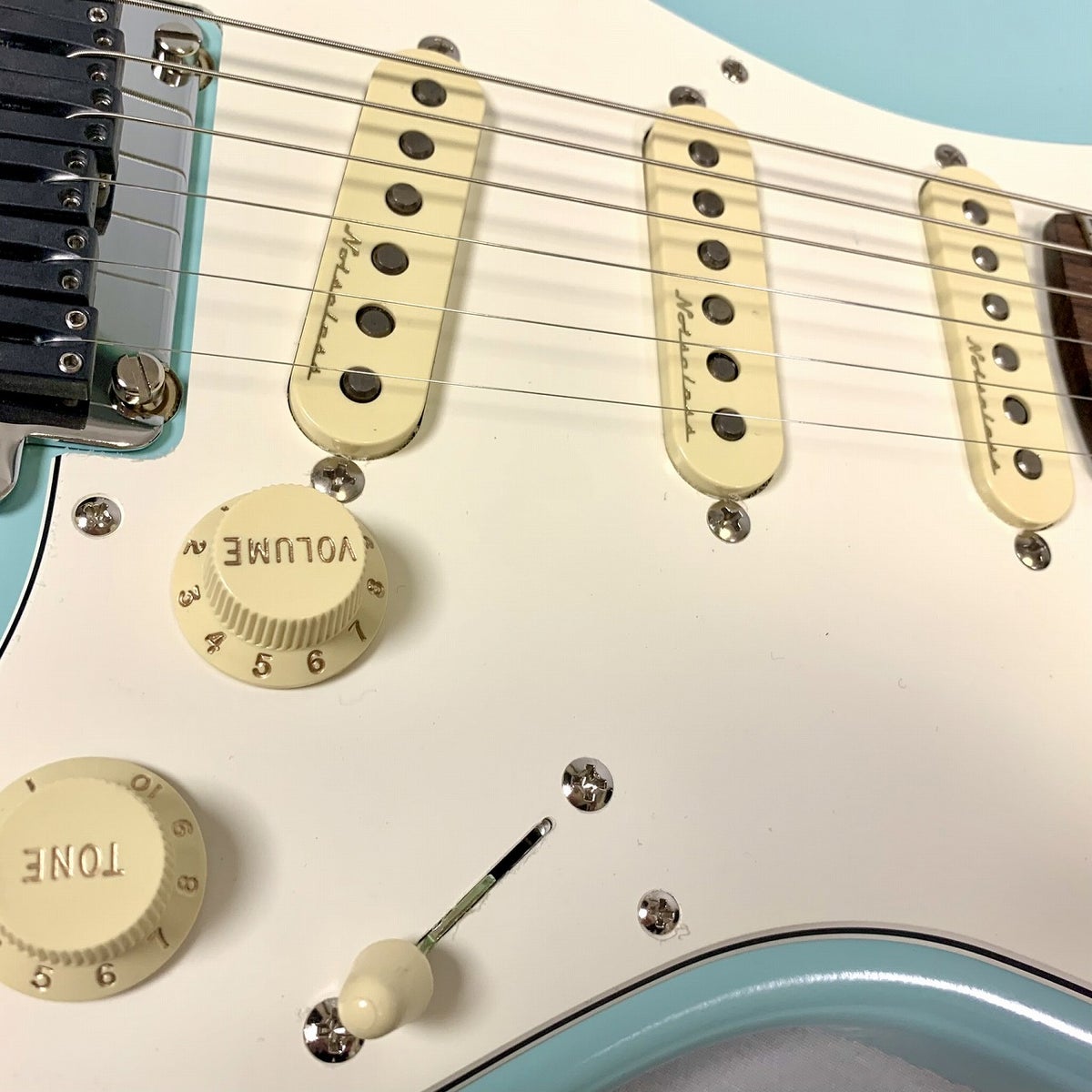FenderReiStratocaster®R246,RosewoodFingerboard,ReiBlu