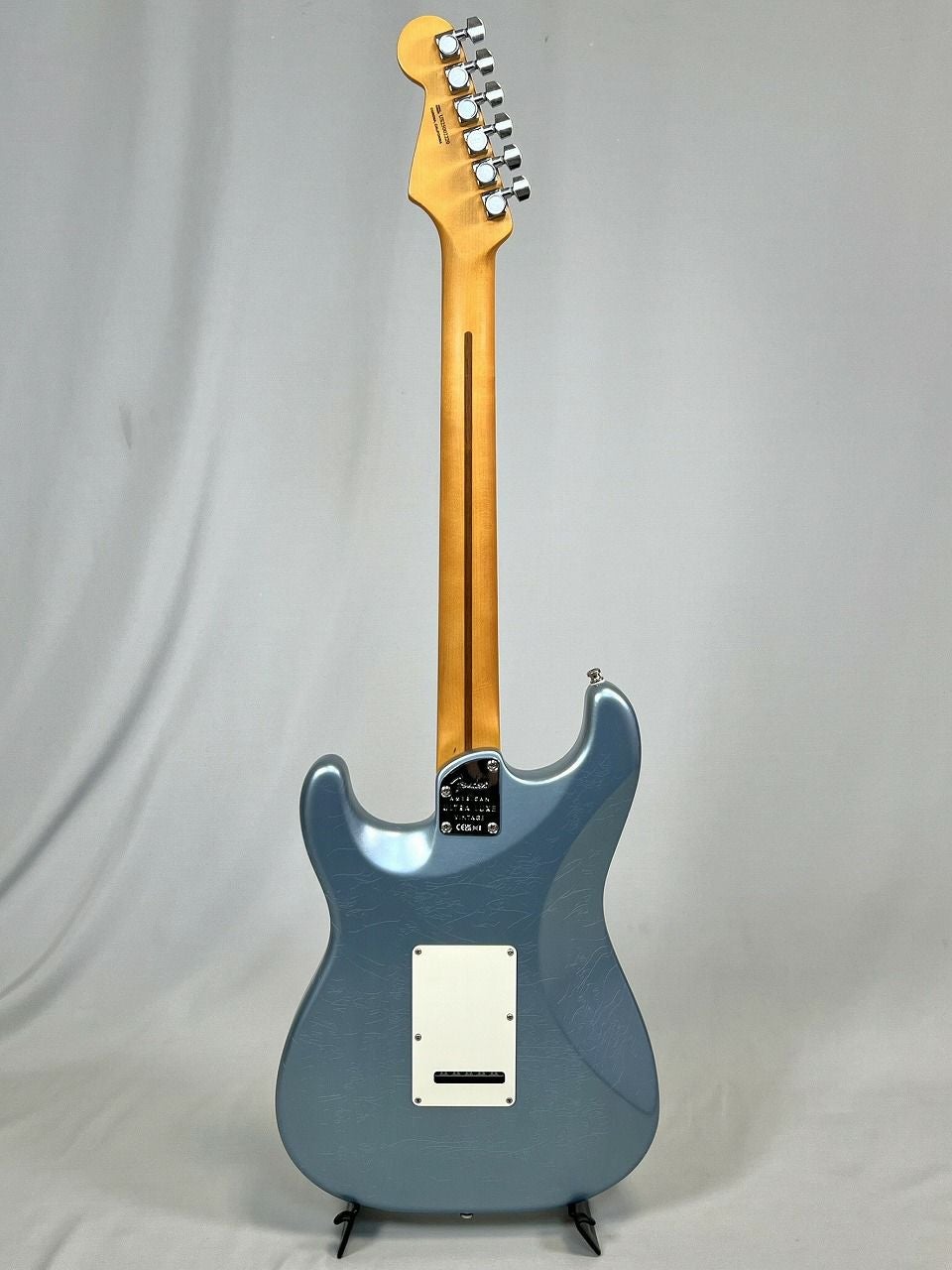 Fender American Ultra Luxe Vintage '60s Stratocaster®, Rosewood Fingerboard, Ice Blue Metallic
