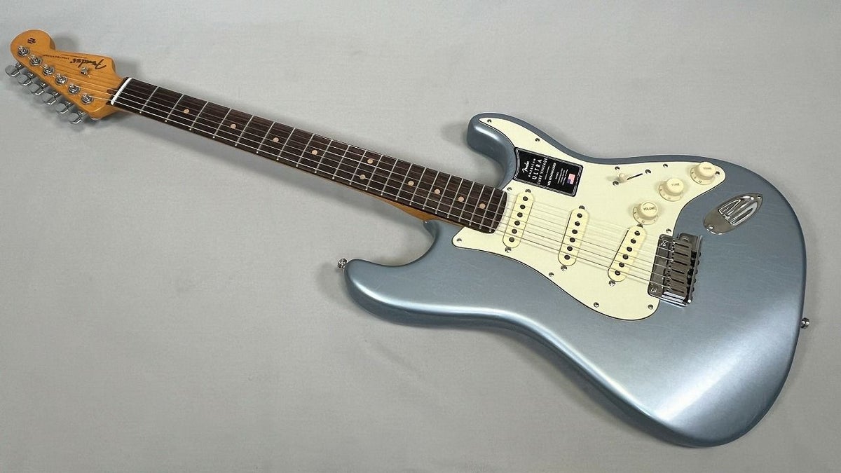 Fender American Ultra Luxe Vintage '60s Stratocaster®, Rosewood Fingerboard, Ice Blue Metallic
