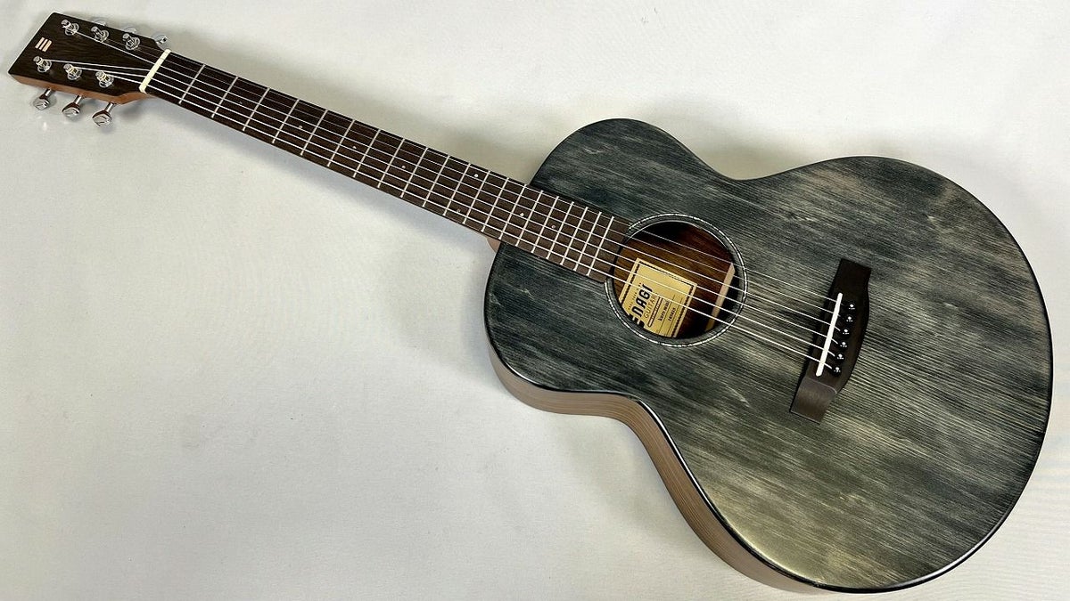 NAGI GUITARS kuro mini