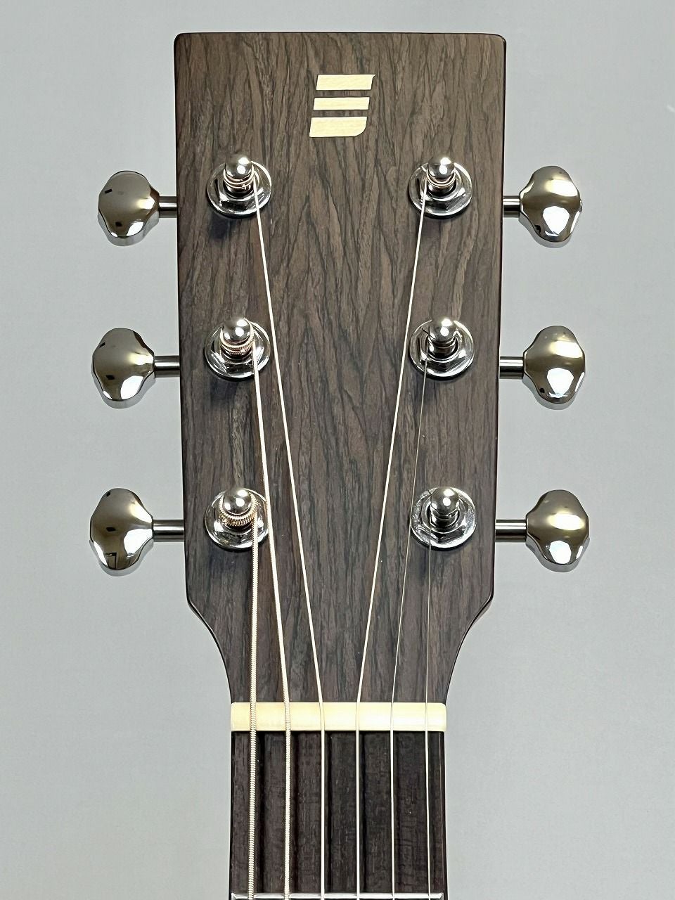 NAGI GUITARS kuro miniヘッド正面