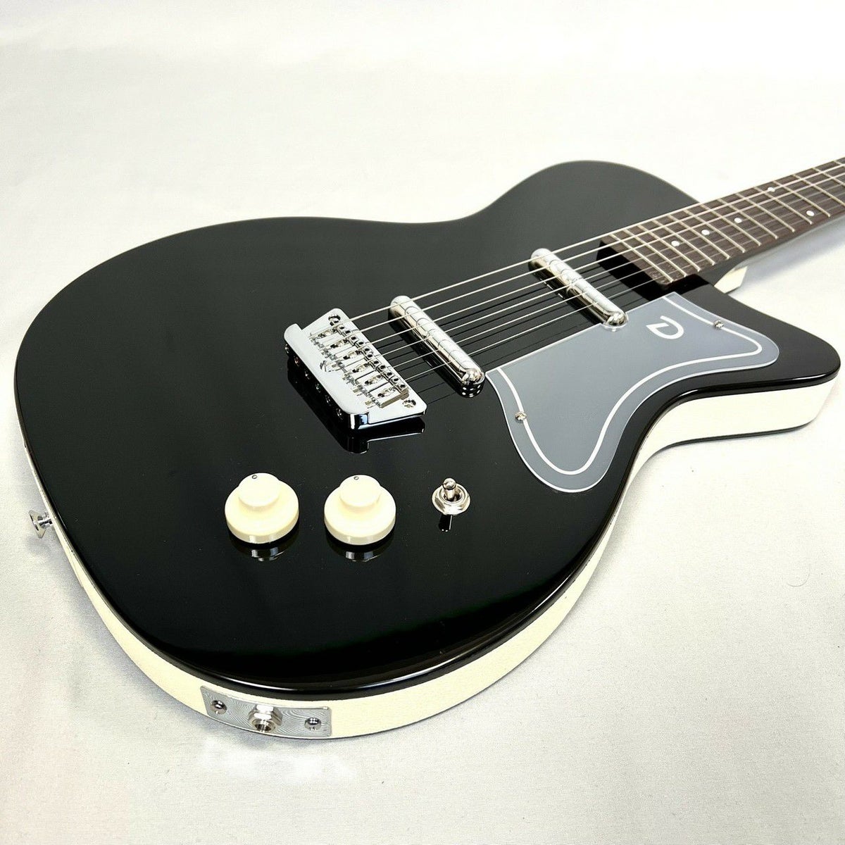 DANELECTRO ’57 GUITAR JADE LIMO BLACK