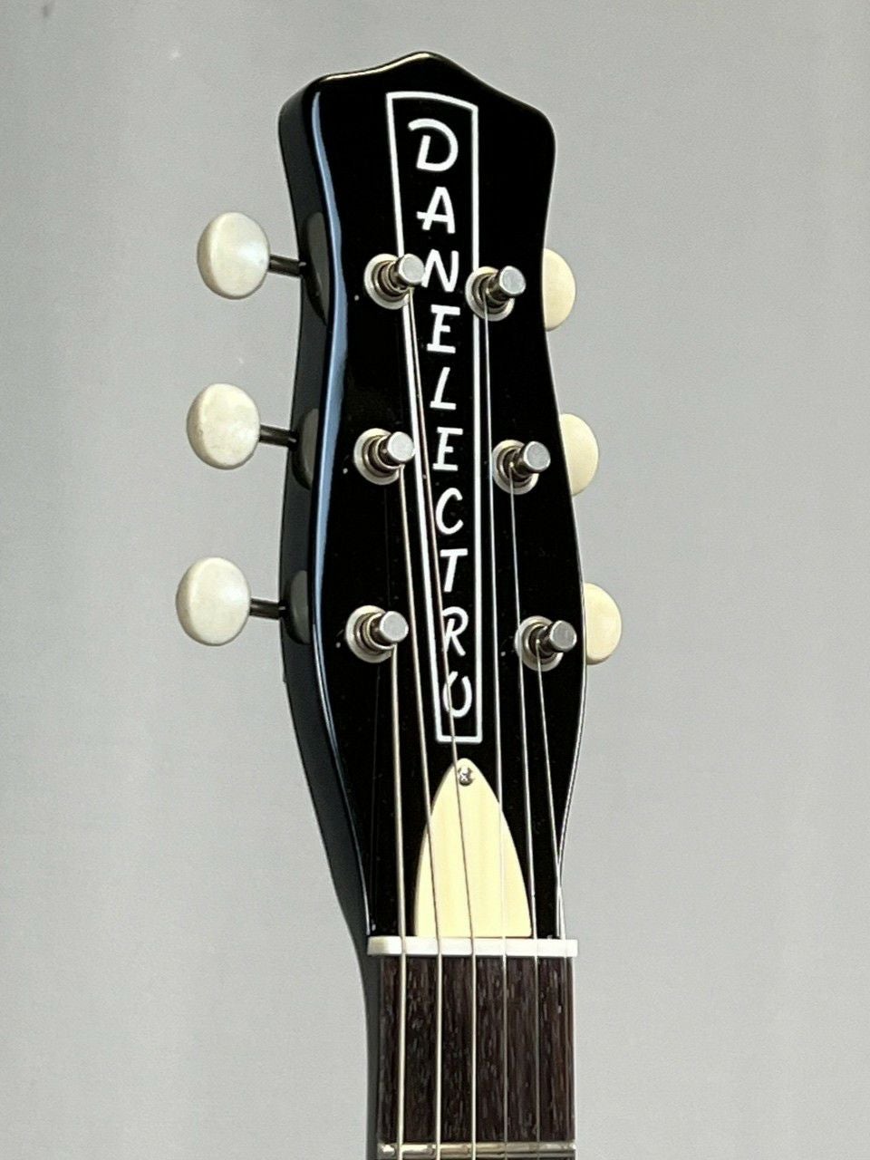 DANELECTRO ’57 GUITAR JADE LIMO BLACK