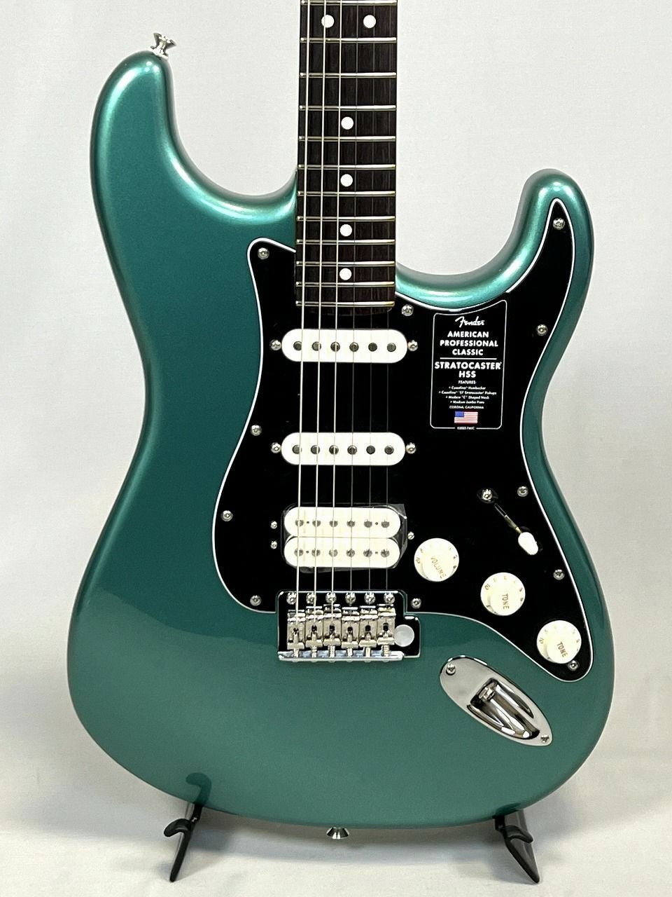 FenderAmericanProfessionalClassicStratocaster®HSS,RosewoodFingerboard,FadedSherwoodGreenMetallicボディ表