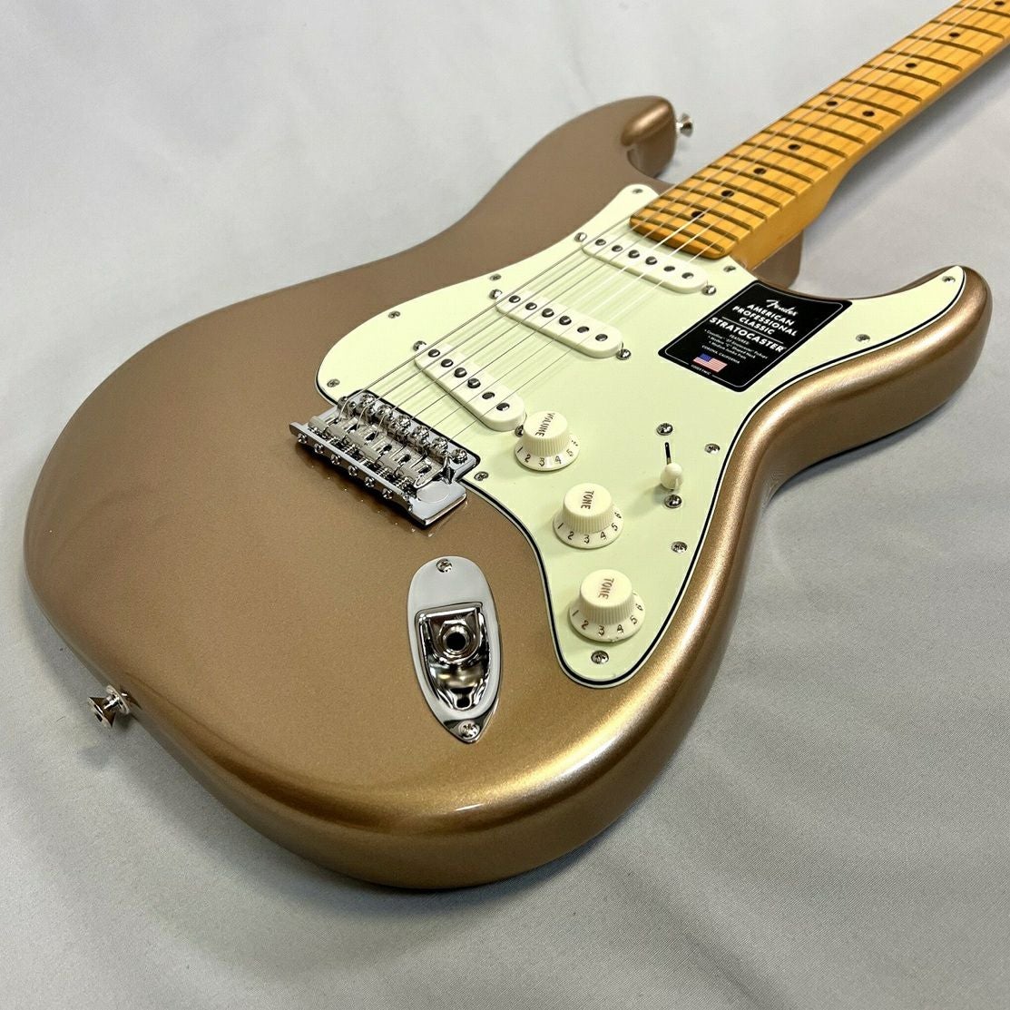 Fender American Professional Classic Stratocaster®, Maple