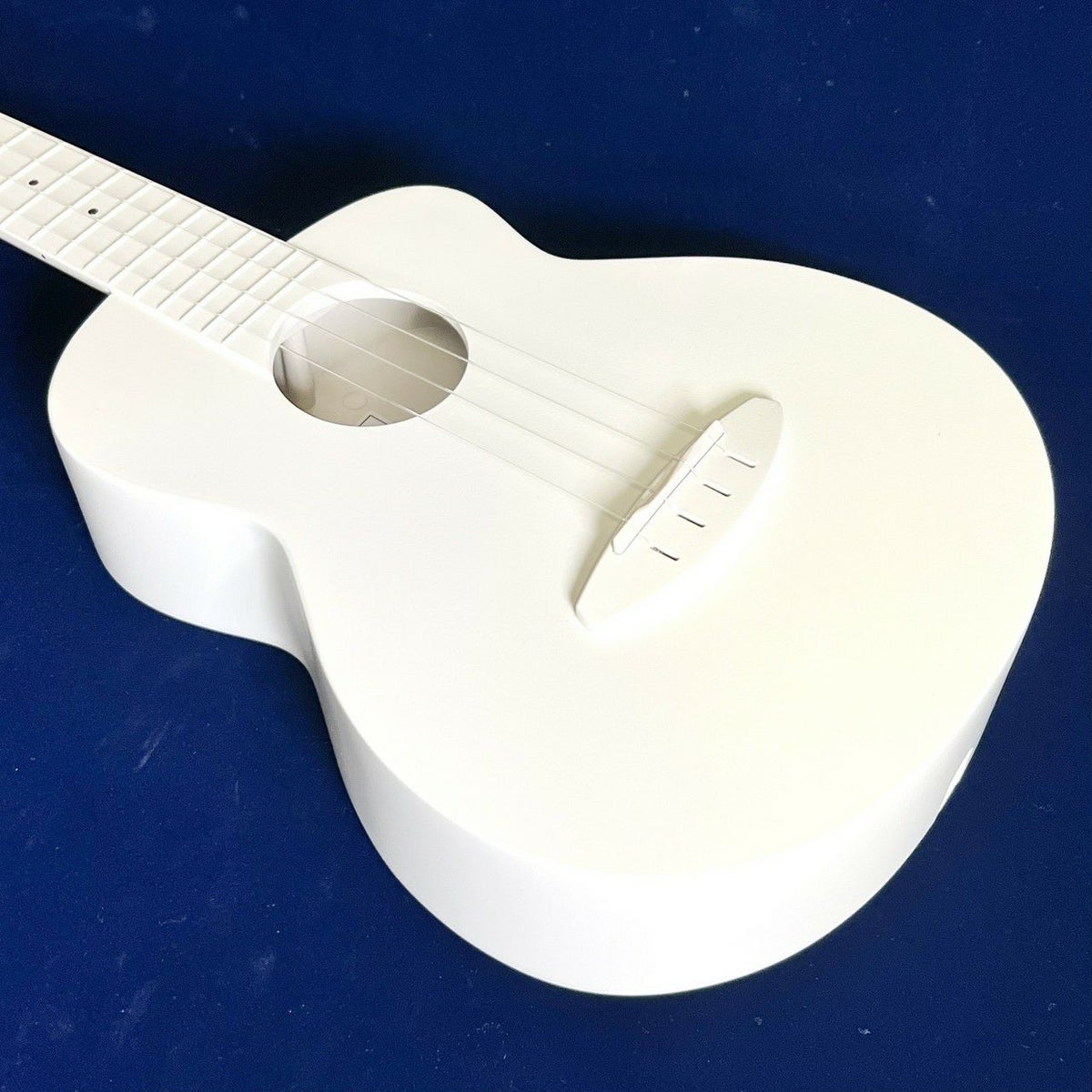 aNueNueLYRAFineTuneFiberGlassLFG-NW(NewWhite)