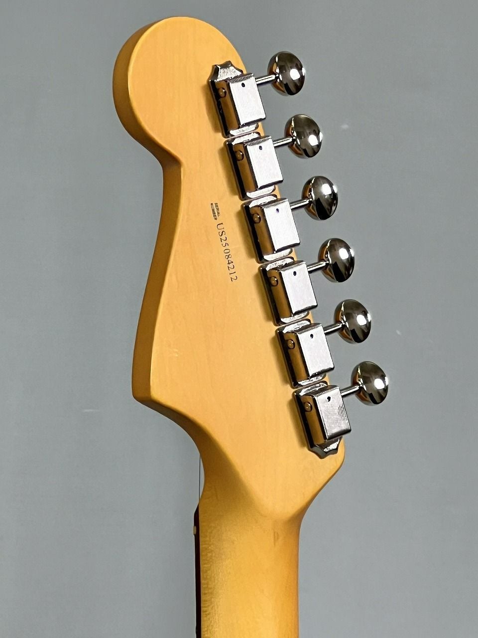 Fender American Professional Classic Jazzmaster®, Rosewood Fingerboard, Faded Sherwood Green Metallicヘッド裏