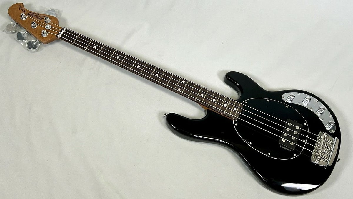 SterlingbyMUSICMANStingRayRAY34Black
