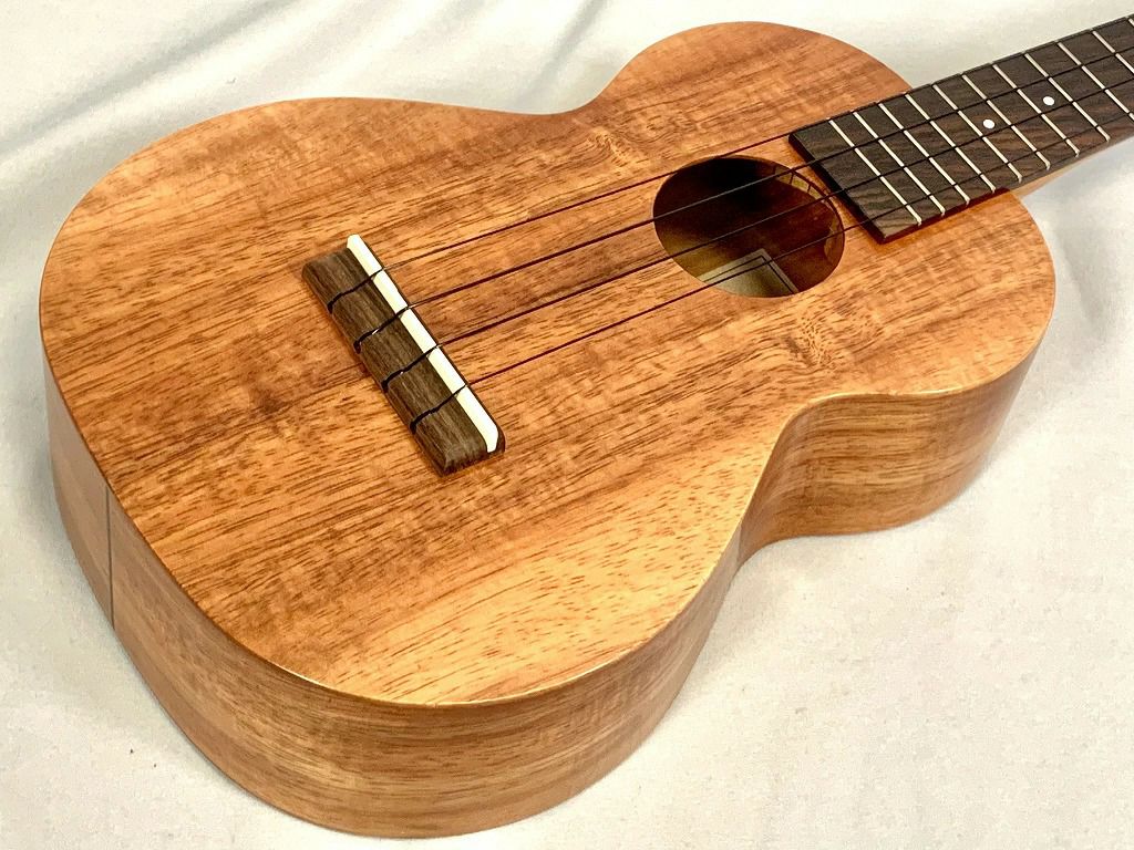 カマカ　コンサートウクレレ Kamaka HF-2 Concertカマカ コンサート ウクレレ スタンダード
